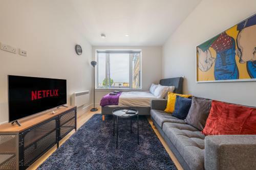 Luxury Apartments - Heathrow Airport - Free Parking