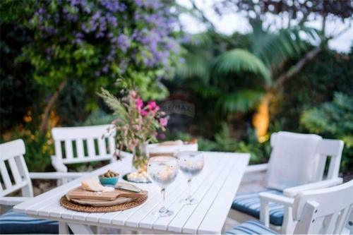 Stylish Guesthouse With Pool In Natural Park