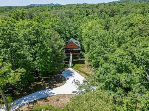 Villa Gold Peak Treehouse Near Helen, Georgia