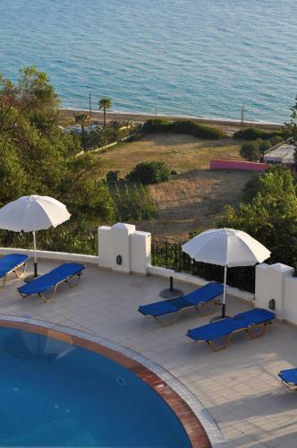 Studio Apartments Maria With Pool And Amazing View - Agios Gordios Beach