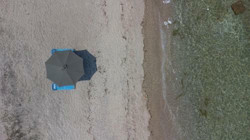 Villa Aurora ? Beachfront, 2mins To Mamalouka And Blue Carpet