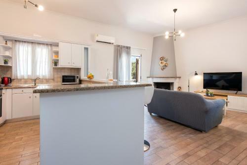 Hermes Gouvia River Luxury Apartment