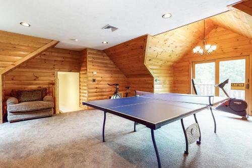 The Bear's Den