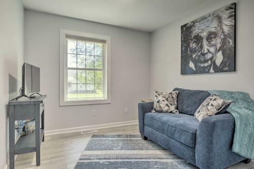 Charming Apex Home With Back Deck And Grill!