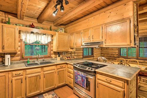 Serene Brevard Cabin About 7 Mi To State Forest!