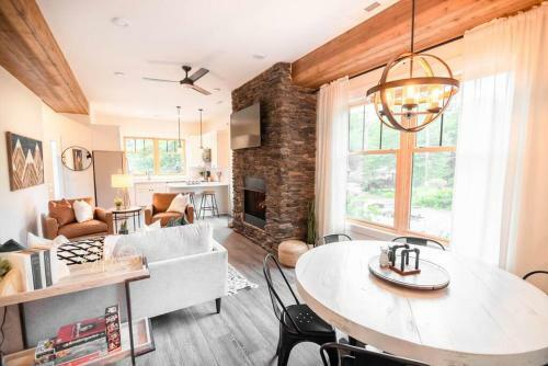 Apartamento Hottub/deck W/ Bar/parking Blueridge@ Main&pine
