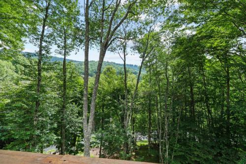 Spacious Mtn Home Close To Slopes Escape Heat