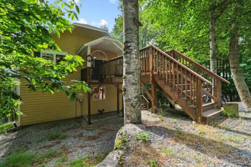 Spacious Mtn Home Close To Slopes Escape Heat