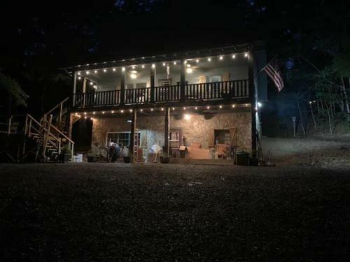 Buckner?s Getaway! Close To Town, Lake And River!
