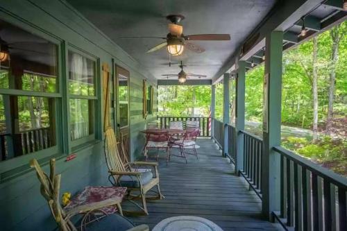 Buckner?s Getaway! Close To Town, Lake And River!