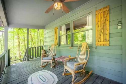 Buckner?s Getaway! Close To Town, Lake And River!