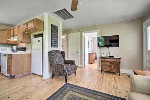 Enchanting Bryson City Cottage With Mtn Views!