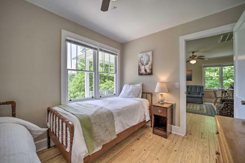 Enchanting Bryson City Cottage With Mtn Views!
