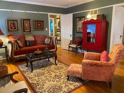 Uptown Oasis Eclectic Cottage
