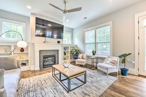 Modern Charlotte Home About 4 Mi To Downtown!
