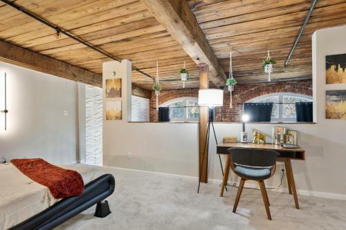 Apartamento Unique Historic Loft, 18ft Ceilings, W/game Room