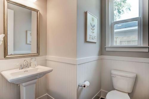 Spacious Belmont Living 1 Mile From Uptown