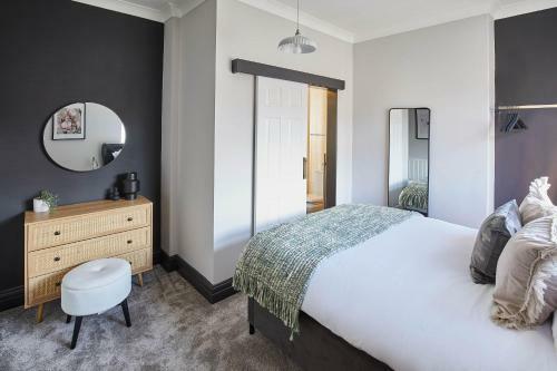 Host & Stay - Raven House