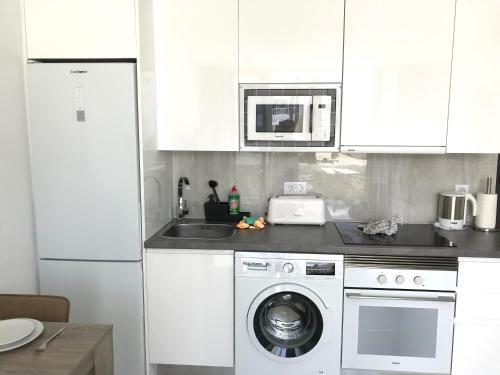 Apartamento Air-conditioned 2 Bedroom Poolside Apt - Free Wifi