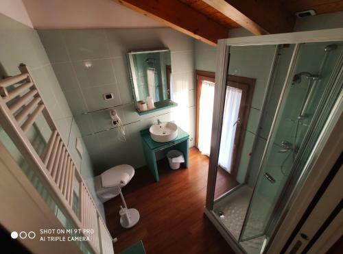 Azzano Holidays B&B