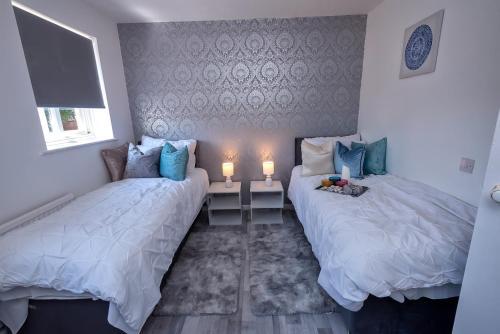 Stunning 2 Bed Home Sleeps 4 London!