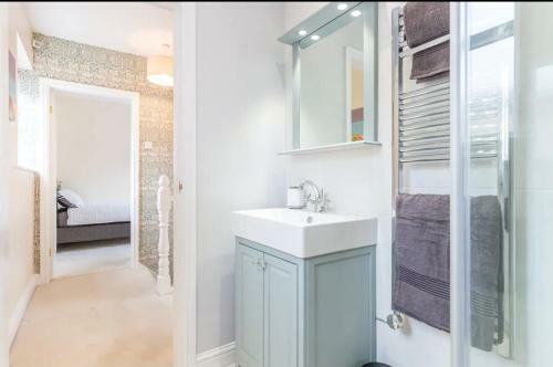 Stunning 2 Bed Cottage In Saddleworth