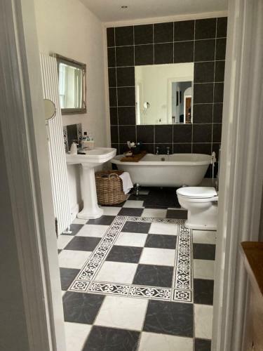 Grade II Listed , The Old Vicarage, Spilsby