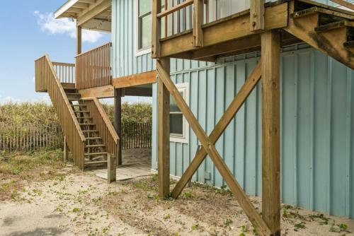 Admiral's Quarters By Oak Island Accommodations