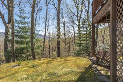 Mountain Hideaway With Sunrises At 4000 Feet - Hot Tub And Deck!!