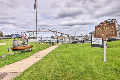 Ashtabula Home Near Walnut Beach And Eateries!