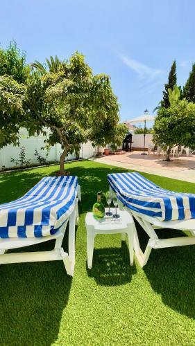 Chalet En Primera L�nea Con 150m2 de Jard�n Privado