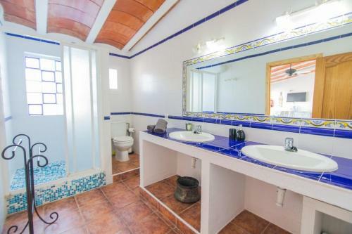Villa In Ibiza Town With Private Pool, Sleeps 8/10