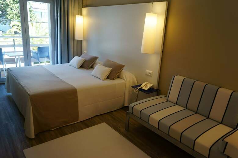 Canyelles Playa Hotel