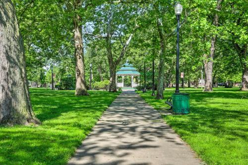 Cleveland Apartment, Walk To Lincoln Park!