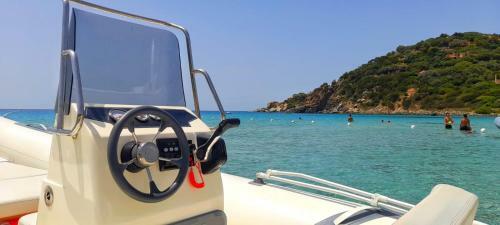 [sardegna] Villa????? Vista Mare Con Barca Privata