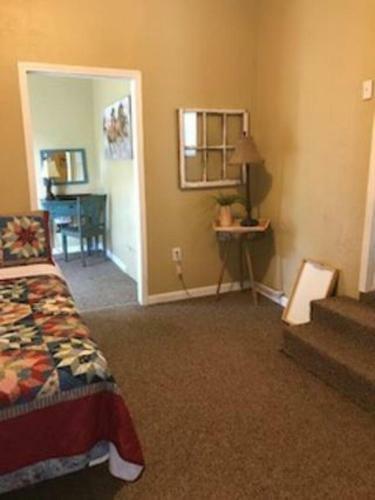 4 Bed Cowboy Home1 Mi Fort Sill- Weekly Rates!