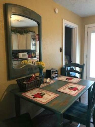 4 Bed Cowboy Home1 Mi Fort Sill- Weekly Rates!