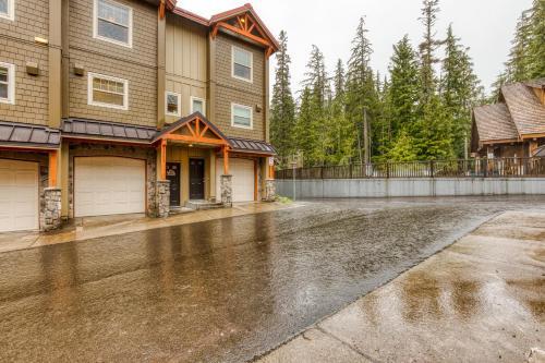 Collins Lake Condo