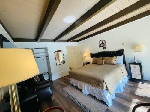 Hotel Riverfront Lodging