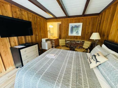 Hotel Riverfront Lodging