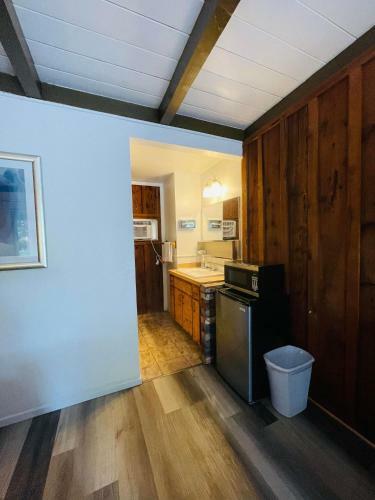 Hotel Riverfront Lodging