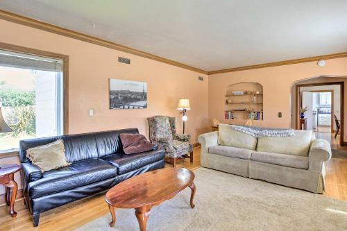 Charming Seaside Abode, Half-mile To Beach!