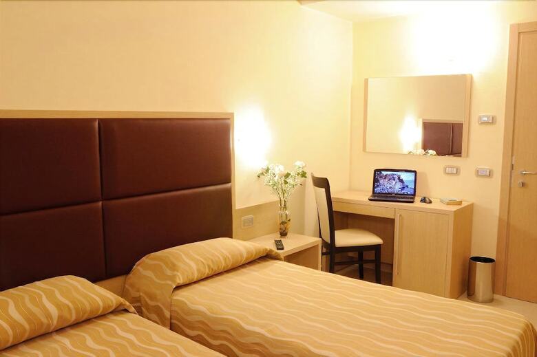 Hotel Mirage
