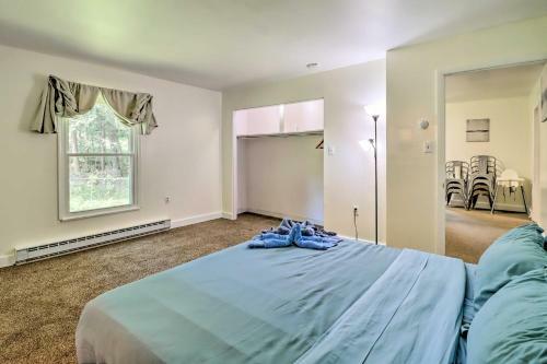 Spacious Cresco Cabin With Fire Pit And Game Room