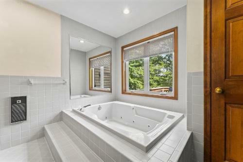 Lakefront Residence 4bd 4ba Hottubsaunakaya?s