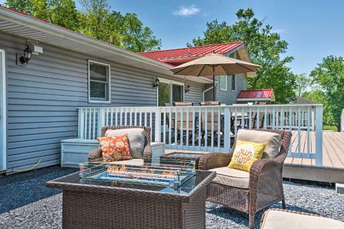 East Stroudsburg Home With Decks And Private Pond