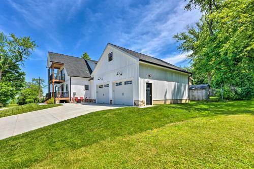 Charming Lake Erie Getaway Walk To Beach!