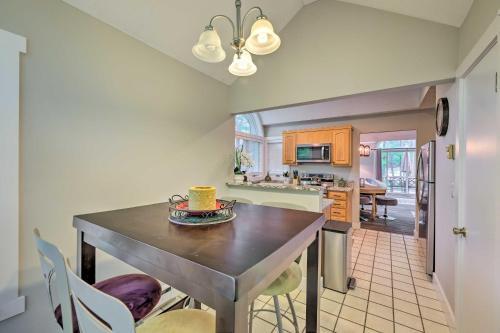 Lakefront Pocono Pines Paradise With Deck!