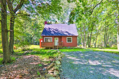 Pocono Summit Home About 3 Mi To Stillwater Lake!