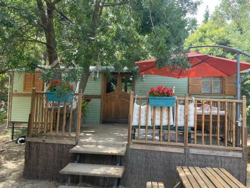 Roulotte En Bois Sud France